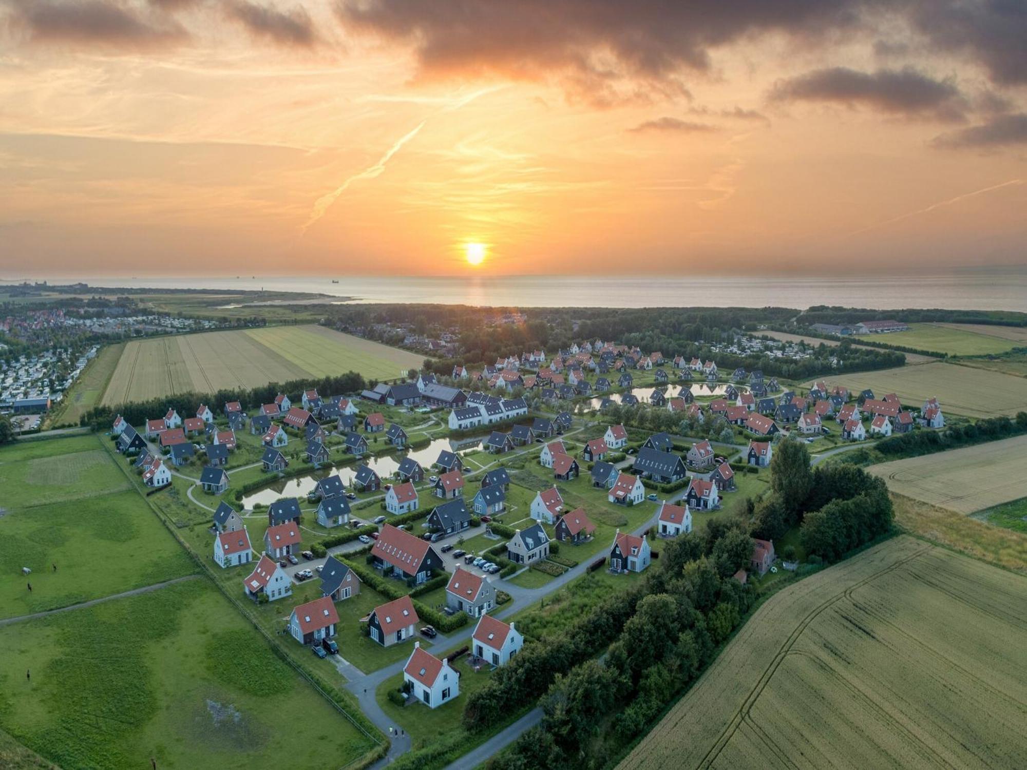 With 2 Bathrooms, 700 M From The Sea Vakantiehuis Nieuwvliet