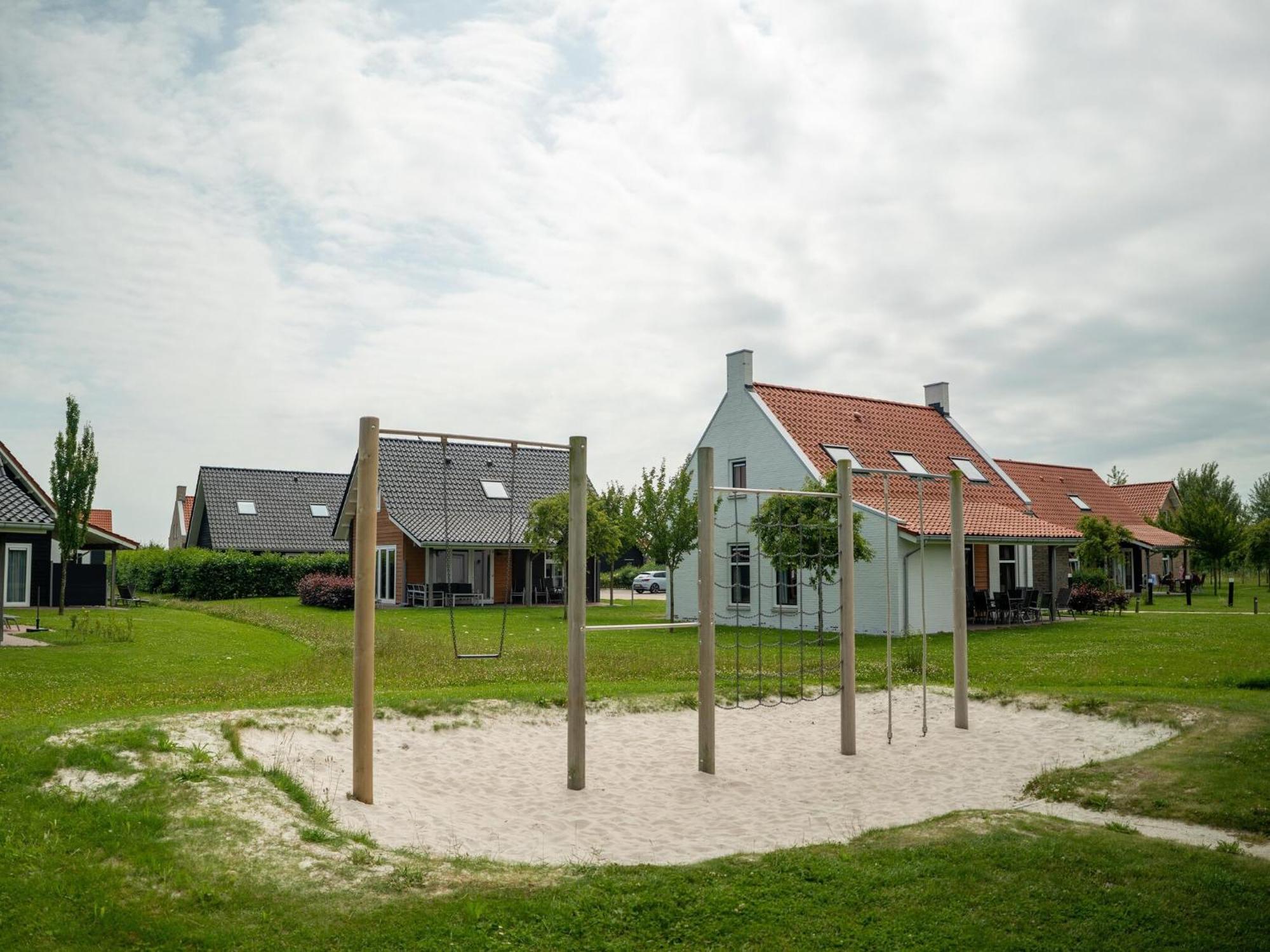 Vakantiehuis With 2 Bathrooms, 700 M From The Sea Nieuwvliet