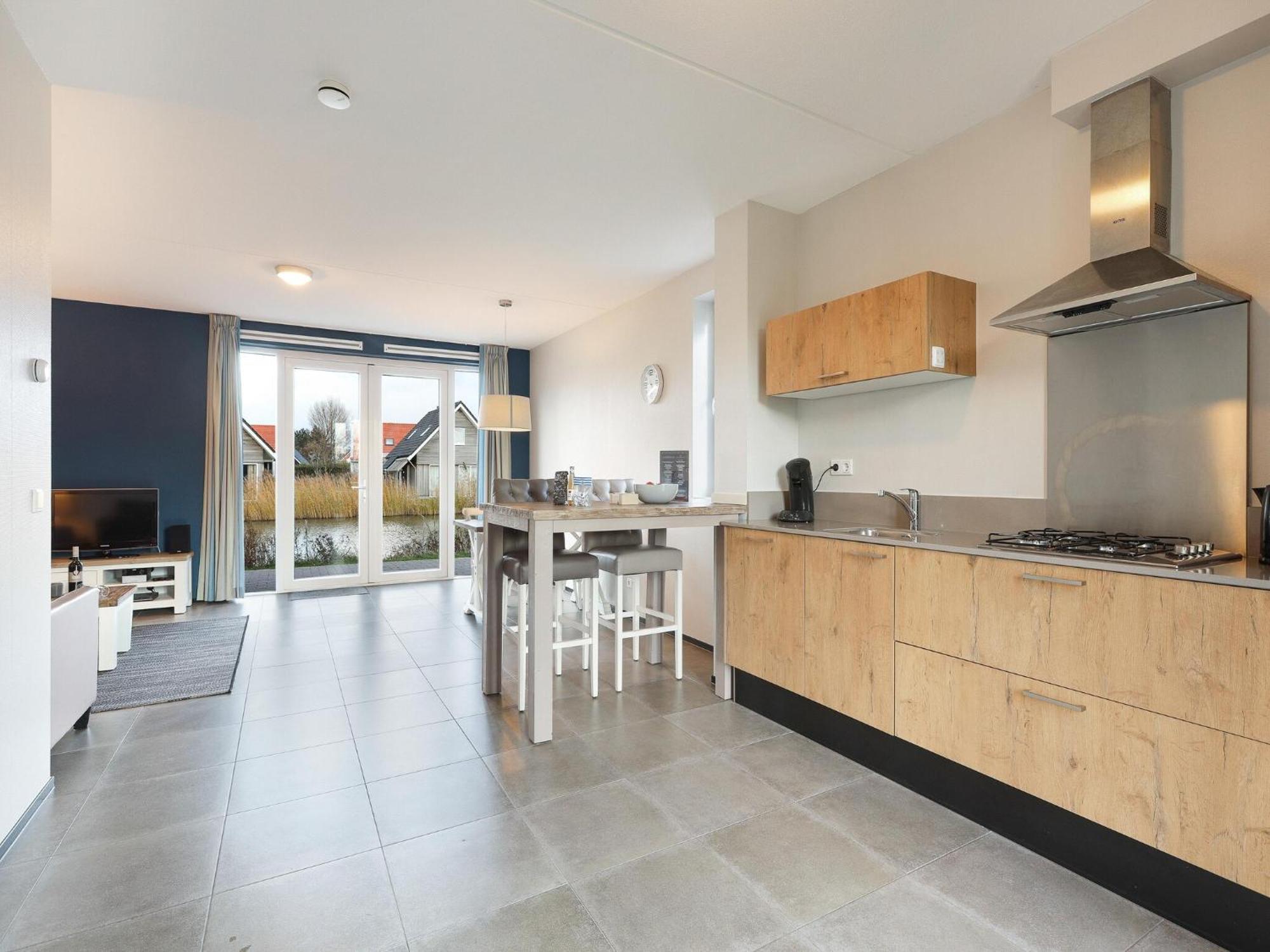 With 2 Bathrooms, 700 M From The Sea Nieuwvliet