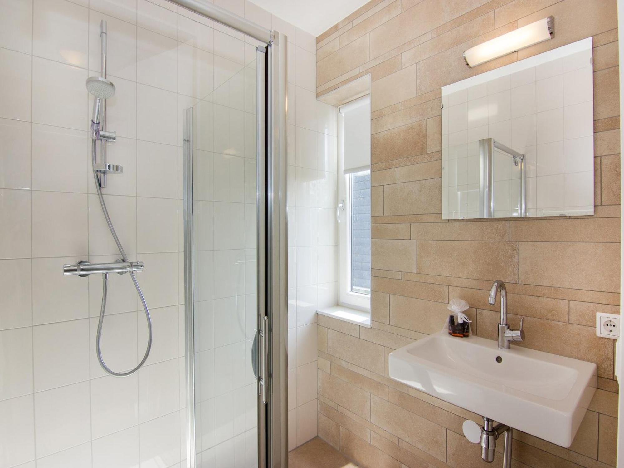 Vakantiehuis With 2 Bathrooms, 700 M From The Sea Nieuwvliet