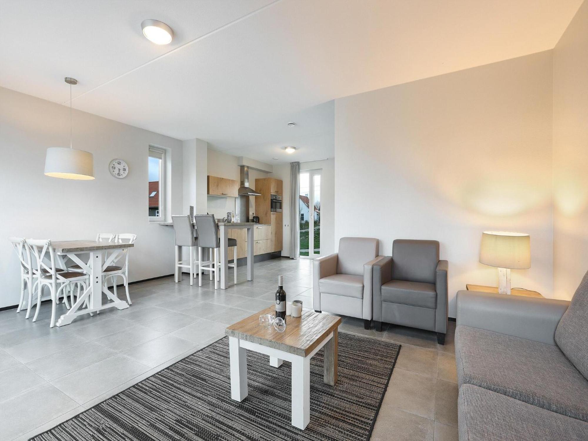 Vakantiehuis With 2 Bathrooms, 700 M From The Sea
