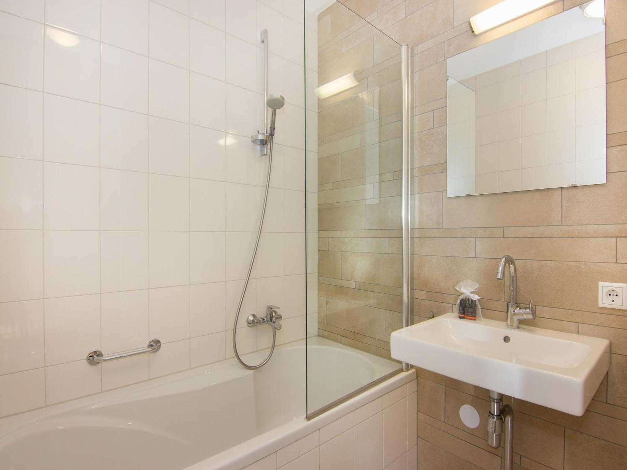 With 2 Bathrooms, 700 M From The Sea Vakantiehuis *