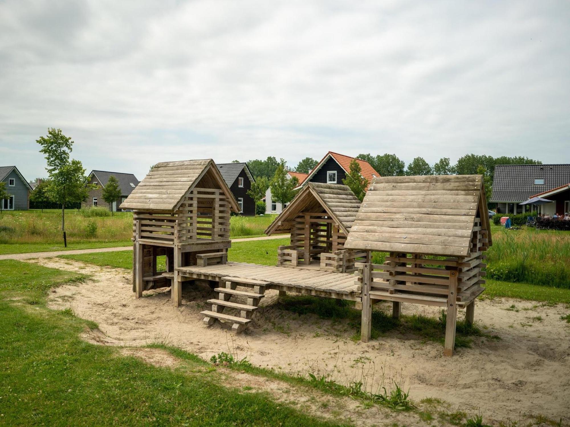 With 2 Bathrooms, 700 M From The Sea Nieuwvliet