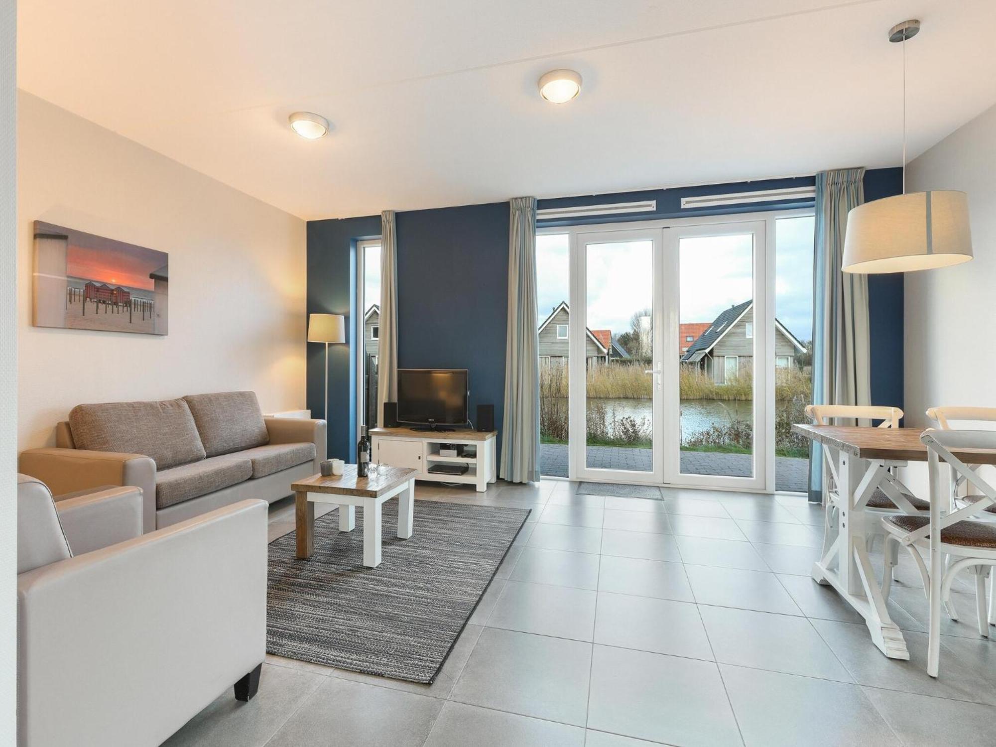With 2 Bathrooms, 700 M From The Sea