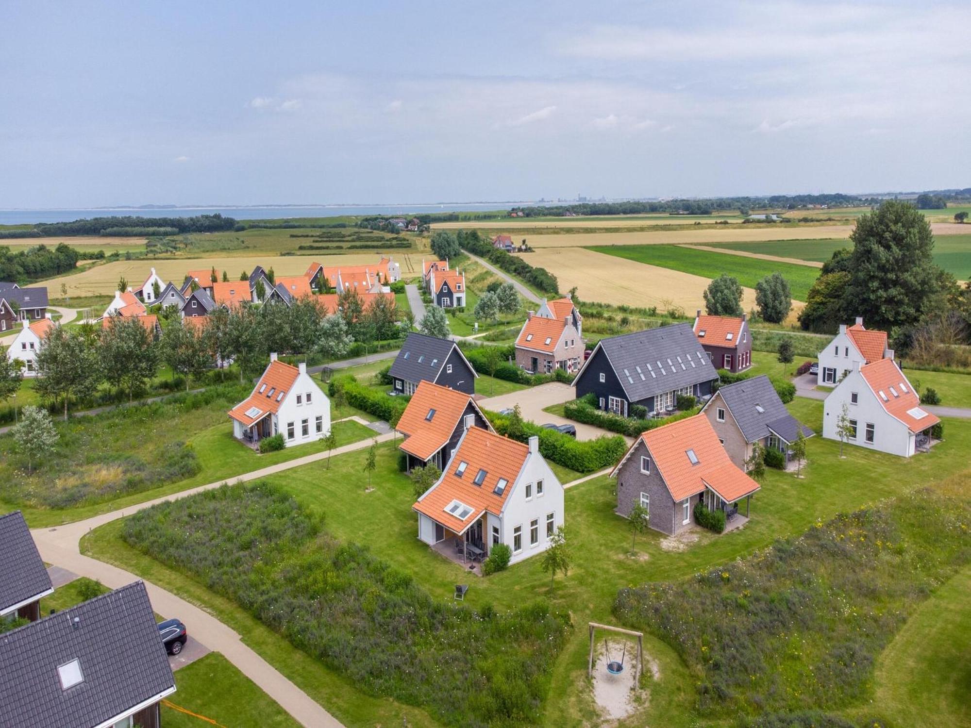 Vakantiehuis With 2 Bathrooms, 700 M From The Sea Nieuwvliet